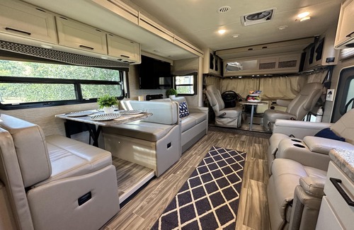 Wellborn House | Aggieland Glamping! Cozy RV with modern comforts. Only minutes from campus.