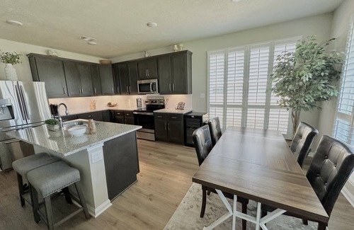 College Station House | Aggieland Retreat - 5.5 Miles from Kyle Field