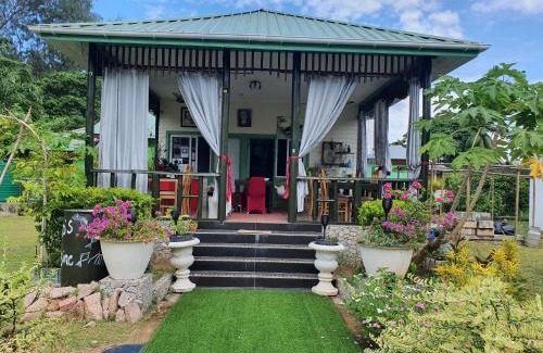 La Digue House | Agnes Cottage - Emerald