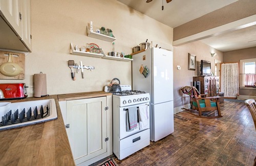 Southside House | Agnes' House: Historic Downtown Cottage