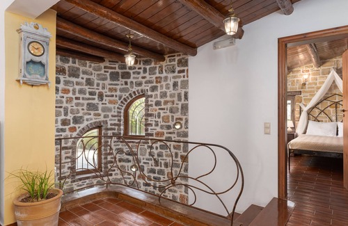 Pigi Villa | Agnes Villa, Unrivalled Living with Private Pool & Walking distance to amenities