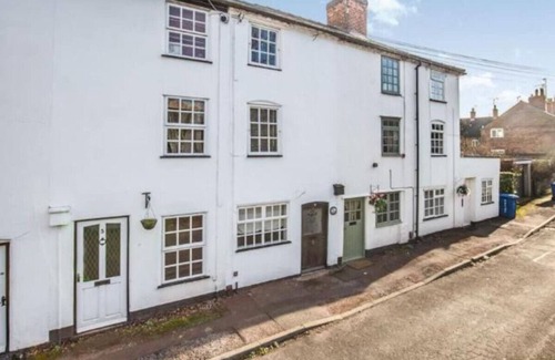Darley Abbey Cottage | Agniti Cottage quaint historical cottage in Darley Abbey