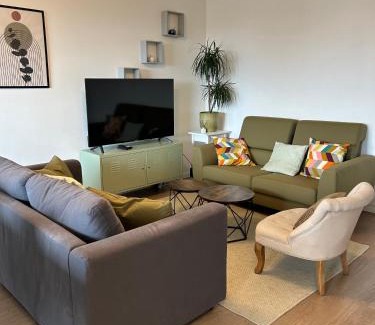 La Courneuve Apartment | Agréable 3 pièces - 8P - Parking - Séjour idéal Paris Proche Gare