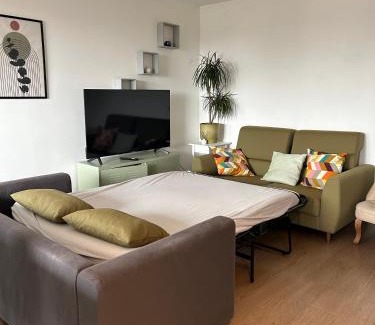 La Courneuve Apartment | Agréable 3 pièces - 8P - Parking - Séjour idéal Paris Proche Gare