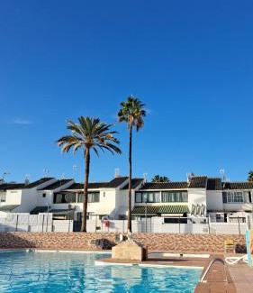 Sonnenland Ski Chalet | Agréable bungalow avec grande terrasse et piscine