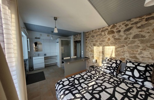 Le Poire-sur-Vie Bed & Breakfast | agréable chambre d'hôtes au calme avec vue sur le jardin