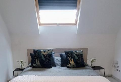 Le Mesnil-Theribus House | Agréable chambre double avec salle d'eau privative