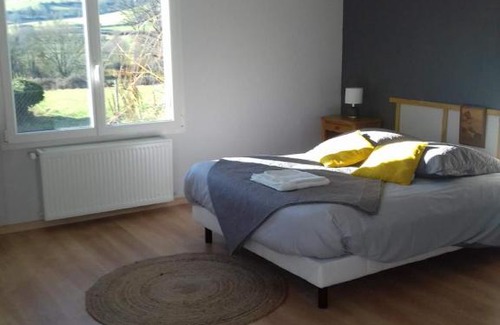 Villy-en-Auxois House | Agréable chambre meublée, vue sur la vallée de l'Auxois