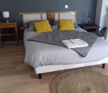 Villy-en-Auxois House | Agréable chambre meublée, vue sur la vallée de l'Auxois