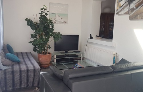 Quartier du Stade House | Agréable Maison, Plage à Pied, Jardin Clos et Parking