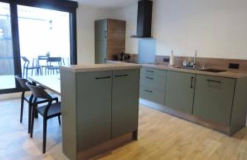 Lespignan House | Agréable Maison de Village Avec Garage & Terrasse