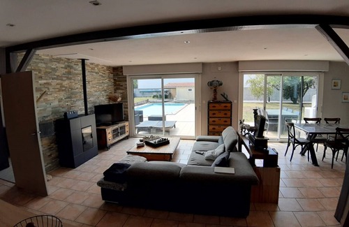 Bourgneuf House | Agréable Maison Familiale Avec Piscine à 15 min de la Rochelle