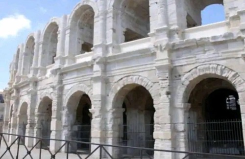 Arles City Centre Apartment | Agréable Studio à Deux pas des Arènes