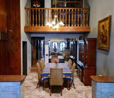 Mendoza City Center Villa | Agradable casa en el corazón de Mendoza.