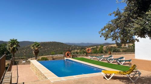 Villaharta Ski Chalet | Agradable Chalet con piscina en Villaharta