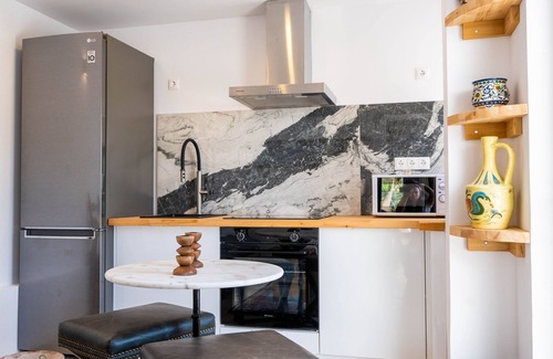 Limni Vouliagmenis House | Agrambeli Apartment 5/7 at Heraion Lagoon