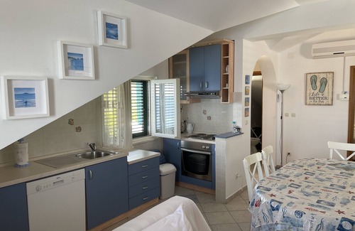 Maslinica Apartment | Agrimony penthouse in private stately villa