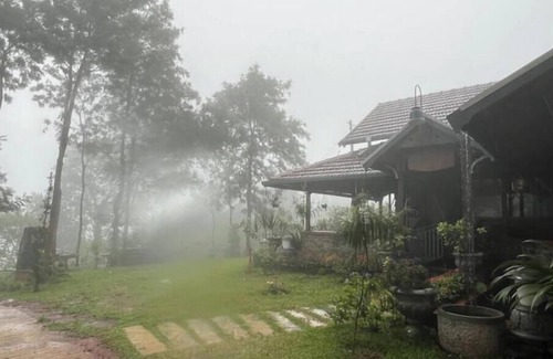 Udumbanchola House | Agristays @ The Ghat-Hill Bunglaw Homestay, Munnar
