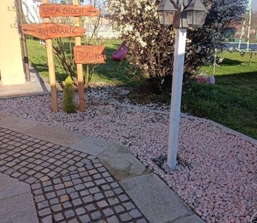 Oleggio House | Agriturismo Cascina Aguzza
