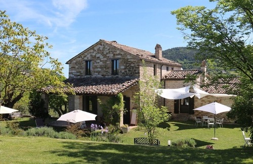 Arcevia House | Agriturismo Il Girasole - Santa Maria