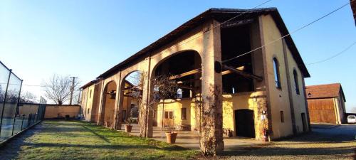 Voghera House | AGRITURISMO LE CORTI DELLA GUALDANA