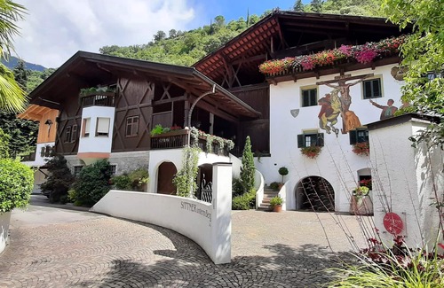 Tirolo Apartment | Agriturismo Sittnerhof - a place to stay for those seeking relaxation in Meran e