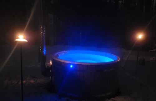 Lipusz Villa | Agro Breza - dom z kominkiem 20 metrow od jeziora- sauna ogrodowa