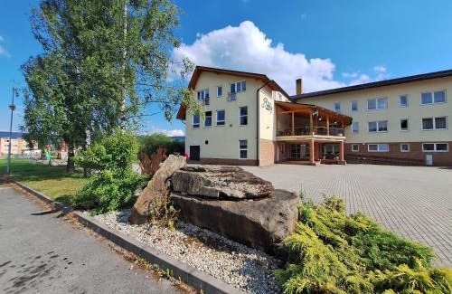 Hrustin House | Agrohotel Tri Brezy