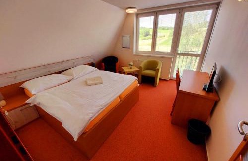Hrustin House | Agrohotel Tri Brezy