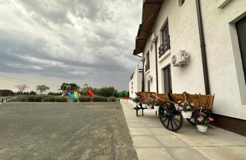 Frecatei House | Agropensiunea Livada lui Cezar și Rares
