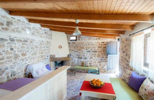 Apostoli Apartment | Agrotourism Traditional Houses