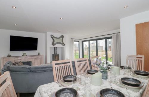 Holworth House | Agua de Plata, 16 Wakeling Island, Silverlake