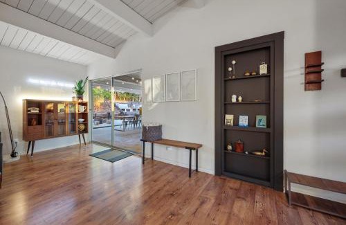 Mount Helix House | Agua Dulce - Mid Century Oasis - Pool &Hot Tub