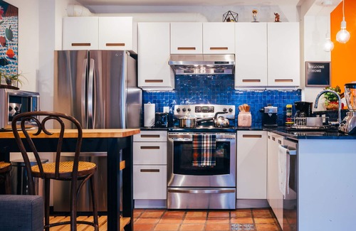 Northeast Coconut Grove Cottage | Ah We Wa Premier Cottage in the Grove