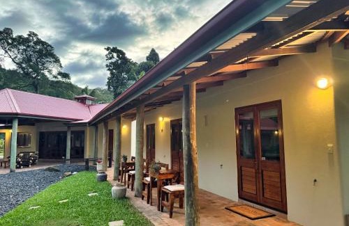 Aloomba House | Ahana Hillside - Scenic Stay Near Cairns