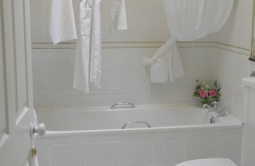 Youghal House | Ahernes Townhouse & Seafood Bar