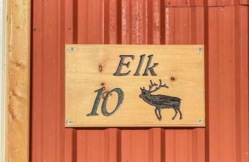 Magnetawan Cottage | Ahmic Lake Resort's 2-Bedroom Cottage (Elk Cottage)