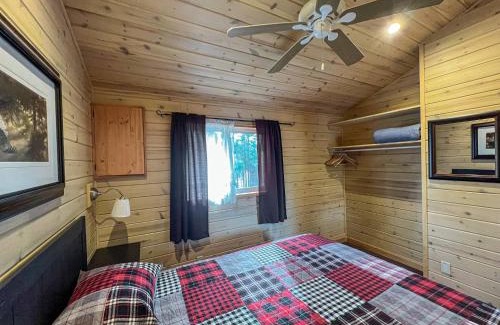 Magnetawan Cabin | Ahmic Lake Resorts Black Bear Cottage
