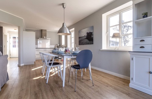 Tating House | Ahoi - Wunderschönes Reetdachhaus mit Tollem Ausblick!