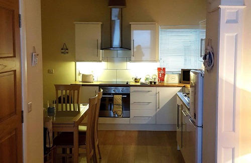 Carrickfergus Apartment | Ahoy Apartment Carrickfergus Front-line Sea-views and Super Comfy!