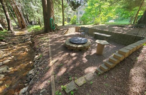 St. Maries Apartment | Ahrs Creek Retreat In the Timber