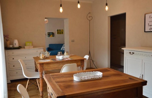 Cavour Apartment | Ai piedi della Rocca