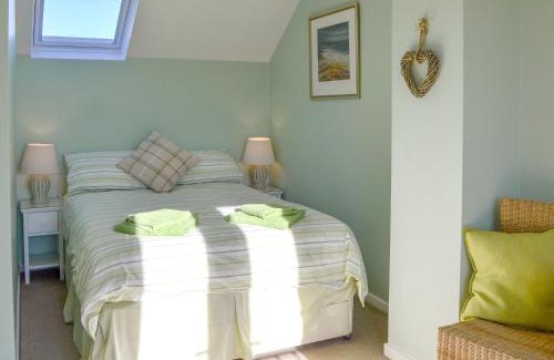 Dunstan House | Aidan Cottage