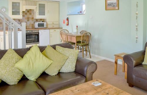 Dunstan House | Aidan Cottage
