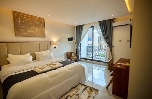 Koforidua Hotel | AIDEN HOMES AND APARTMENTS HOTEL