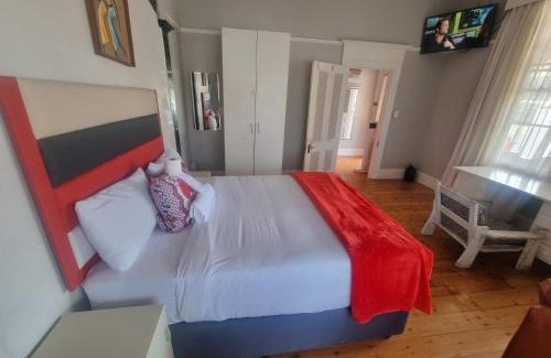 Port Elizabeth Central Apartment | AIDEN'S GUEST HOUSE