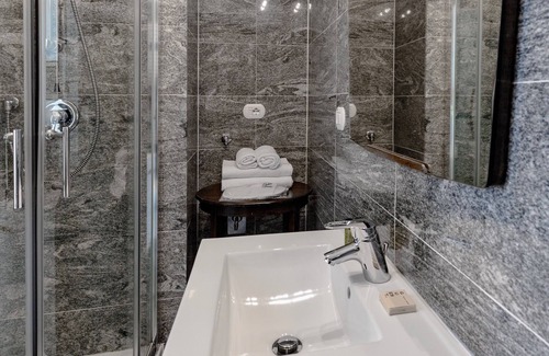 Chiesa Rossa House | Aiello Suites Executive