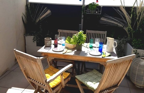 Aigues-Mortes Medieval City Apartment | Aigues Mortes Old apartment totally renovated in the heart of the ramparts
