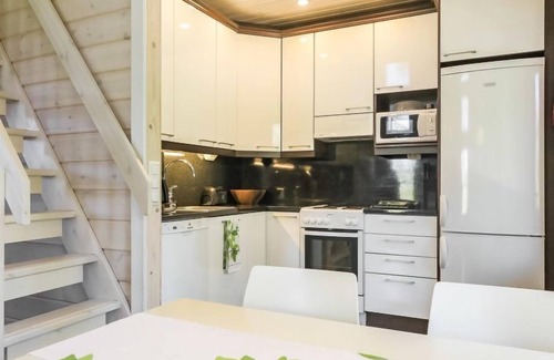 Syote House | Aihki Pine Cottage by Interhome