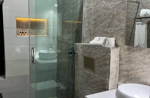 Uyo Hotel | AIKU LUXURY HOTEL & RESORTS